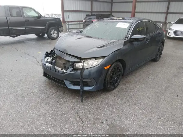2HGFC2F51JH597819 2018 HONDA CIVIC - Image 2