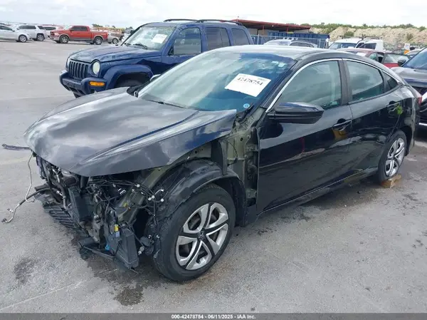 2HGFC2F51JH598663 2018 HONDA CIVIC - Image 2