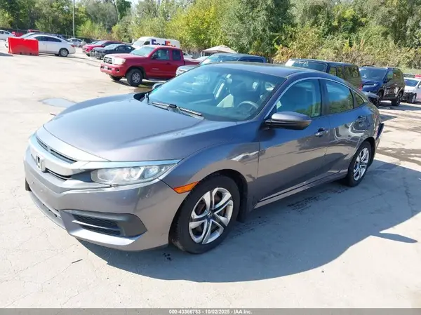 2HGFC2F51JH599747 2018 HONDA CIVIC - Image 2