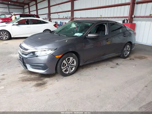 2HGFC2F51JH602548 2018 HONDA CIVIC - Image 2
