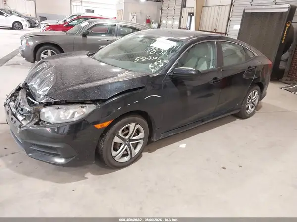 2HGFC2F51JH607832 2018 HONDA CIVIC - Image 2