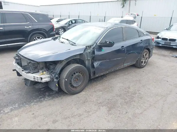 2HGFC2F51JH610181 2018 HONDA CIVIC - Image 2