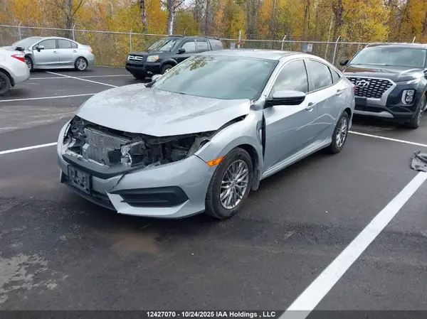 2HGFC2F52JH026517 2018 HONDA CIVIC - Image 2