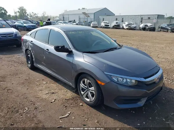 2HGFC2F52JH513023 2018 HONDA CIVIC - Image 1