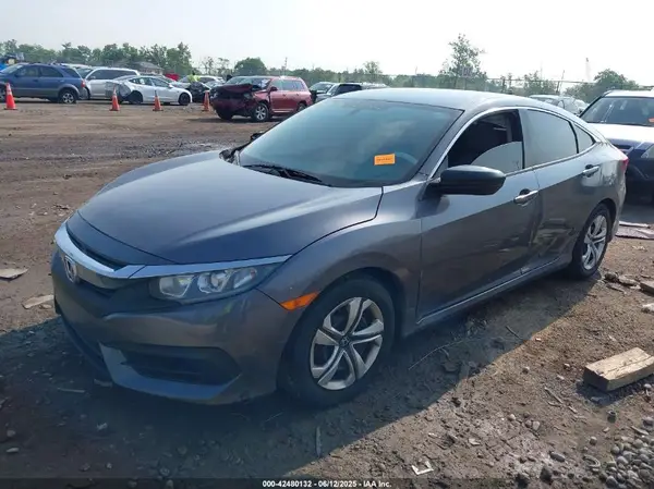 2HGFC2F52JH513023 2018 HONDA CIVIC - Image 2