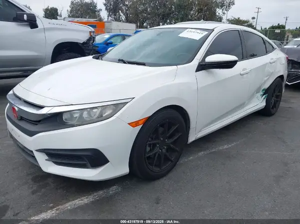 2HGFC2F52JH513734 2018 HONDA CIVIC - Image 2