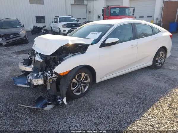 2HGFC2F52JH518688 2018 HONDA CIVIC - Image 2