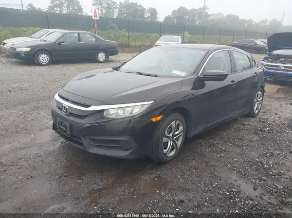 2HGFC2F52JH521865 2018 HONDA CIVIC - Image 2