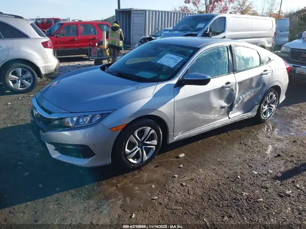 2HGFC2F52JH529903 2018 HONDA CIVIC - Image 2