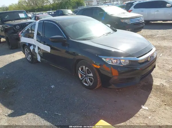 2HGFC2F52JH561461 2018 HONDA CIVIC - Image 1