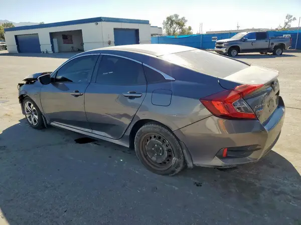 2HGFC2F52JH563520 2018 HONDA CIVIC - Image 2