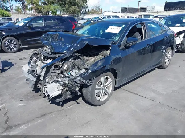 2HGFC2F52JH568684 2018 HONDA CIVIC - Image 2