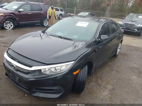 2HGFC2F52JH574453 2018 HONDA CIVIC - Image 2