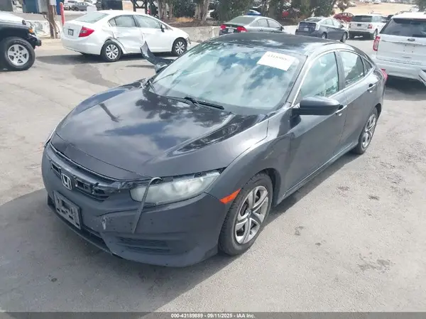 2HGFC2F52JH578776 2018 HONDA CIVIC - Image 2