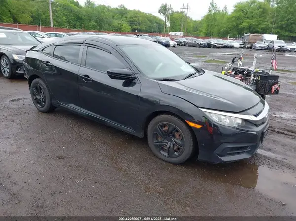 2HGFC2F52JH581113 2018 HONDA CIVIC - Image 1