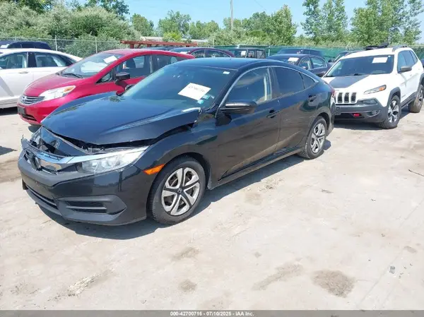2HGFC2F52JH581158 2018 HONDA CIVIC - Image 2
