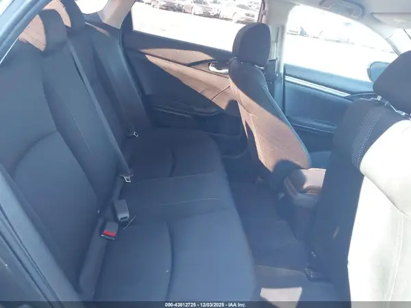 2HGFC2F52JH585632 2018 HONDA CIVIC - Image 8