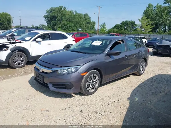 2HGFC2F52JH585677 2018 HONDA CIVIC - Image 2