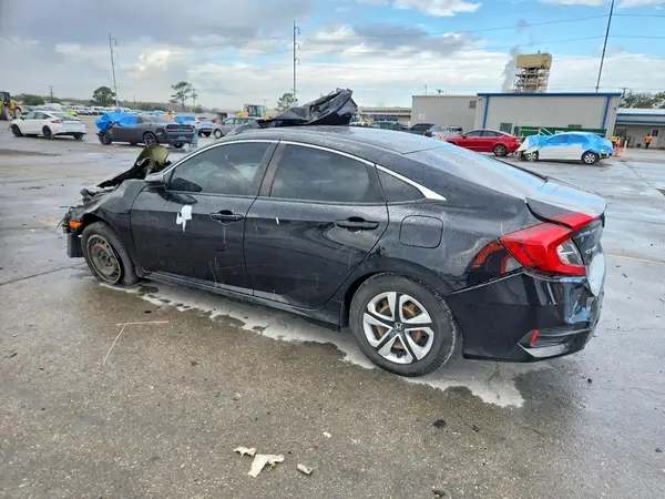 2HGFC2F52JH586067 2018 HONDA CIVIC - Image 2