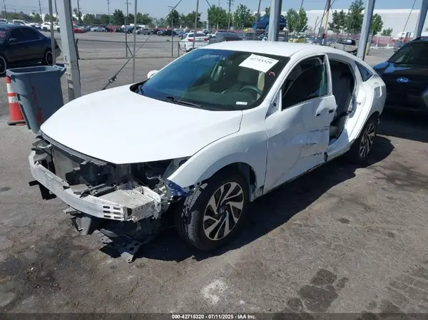 2HGFC2F52JH586649 2018 HONDA CIVIC - Image 2