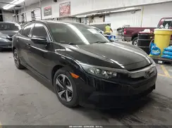 2HGFC2F52JH588627 2018 HONDA CIVIC