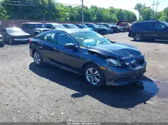 2HGFC2F52JH593228 2018 HONDA CIVIC