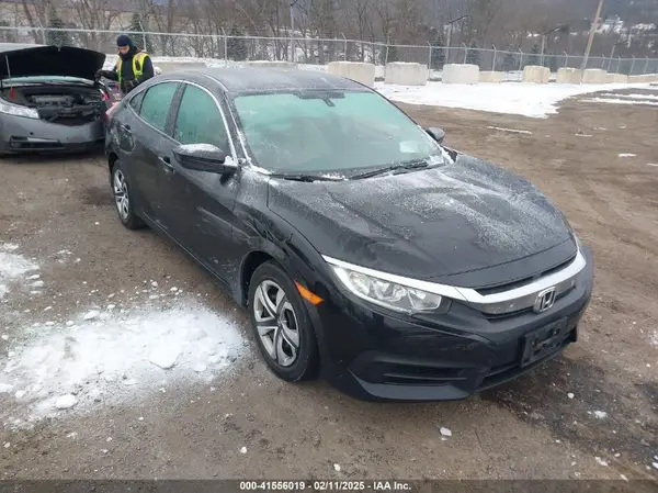2HGFC2F52JH595531 2018 HONDA CIVIC - Image 1