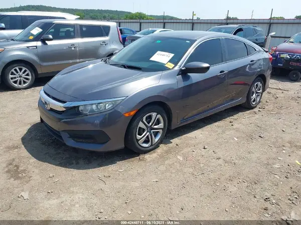 2HGFC2F52JH597120 2018 HONDA CIVIC - Image 2