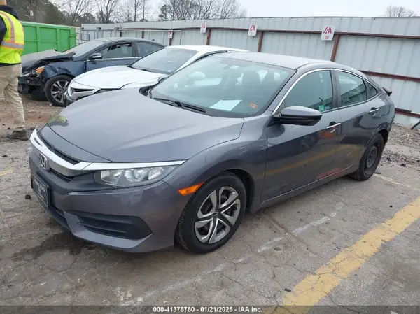 2HGFC2F52JH599773 2018 HONDA CIVIC - Image 2