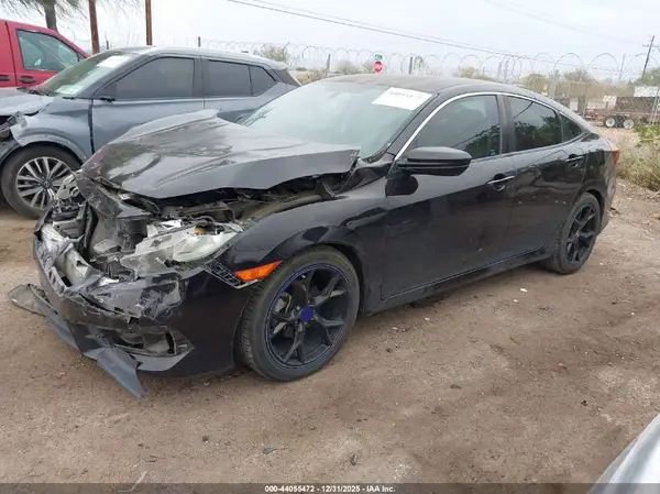 2HGFC2F53JH558715 2018 HONDA CIVIC - Image 2