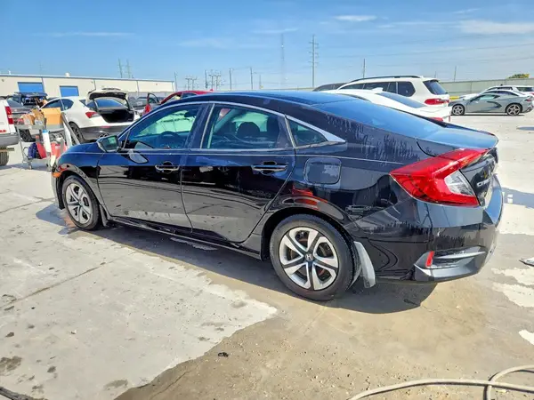 2HGFC2F53JH561470 2018 HONDA CIVIC - Image 2