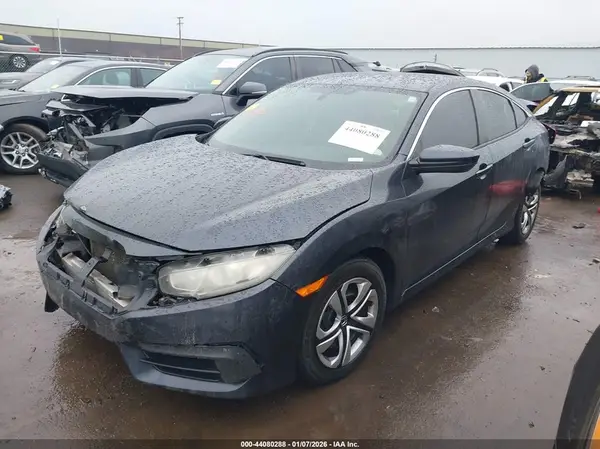 2HGFC2F53JH579502 2018 HONDA CIVIC - Image 2