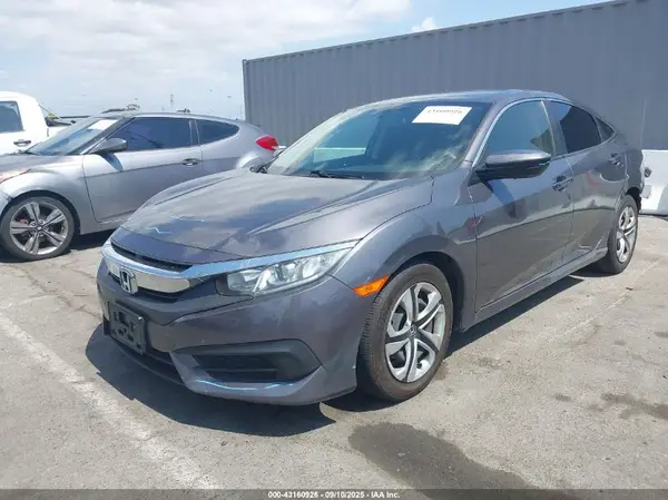 2HGFC2F53JH589480 2018 HONDA CIVIC - Image 2