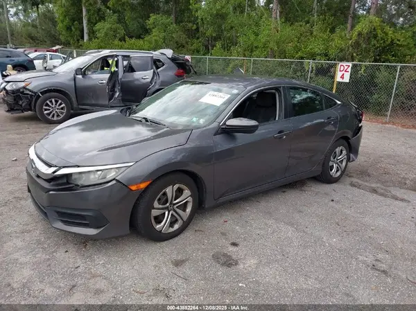 2HGFC2F53JH593528 2018 HONDA CIVIC - Image 2