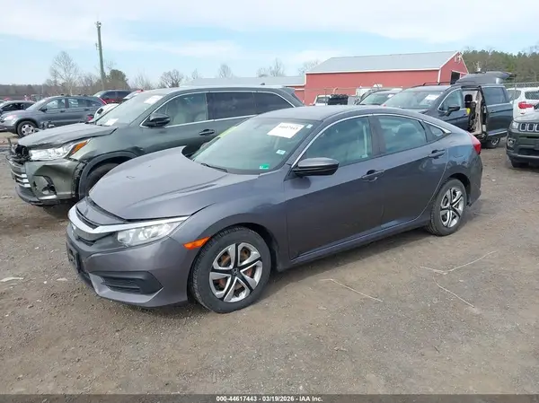 2HGFC2F53JH599880 2018 HONDA CIVIC - Image 2