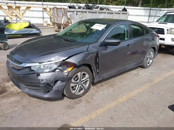 2HGFC2F53JH601207 2018 HONDA CIVIC - Image 2
