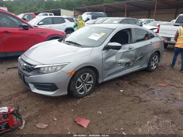 2HGFC2F53JH605225 2018 HONDA CIVIC - Image 2