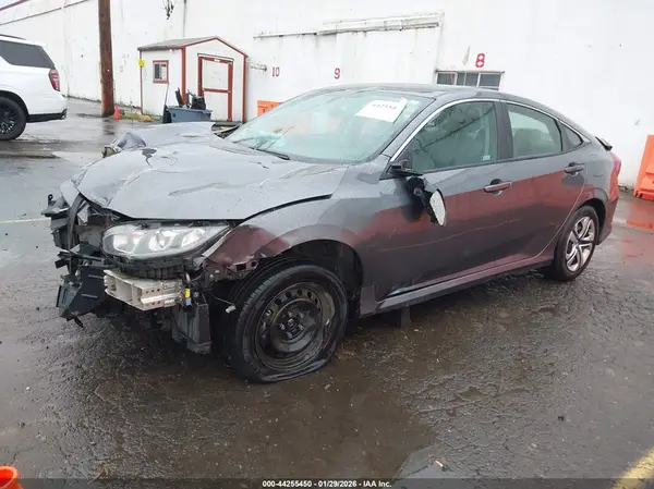 2HGFC2F53JH606052 2018 HONDA CIVIC - Image 2