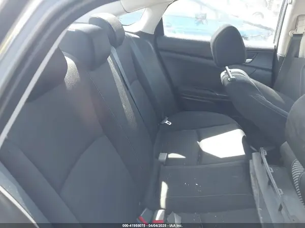 2HGFC2F53JH607153 2018 HONDA CIVIC - Image 8