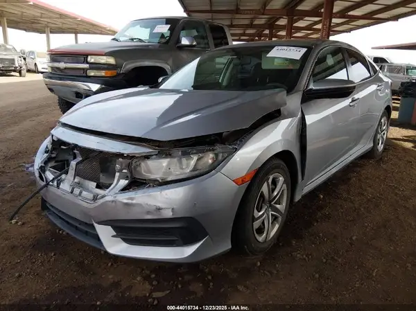 2HGFC2F54JH528543 2018 HONDA CIVIC - Image 2