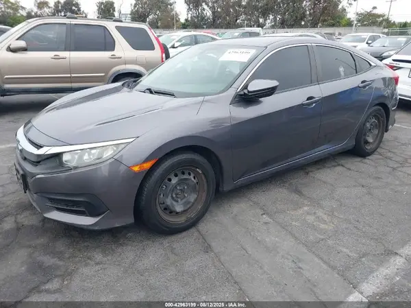 2HGFC2F54JH528705 2018 HONDA CIVIC - Image 2