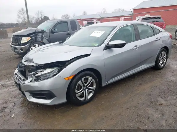 2HGFC2F54JH529899 2018 HONDA CIVIC - Image 2