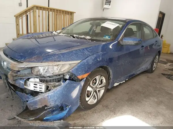 2HGFC2F54JH558884 2018 HONDA CIVIC - Image 2