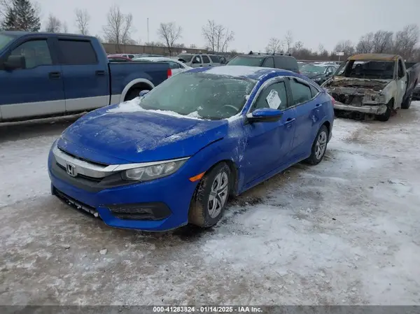 2HGFC2F54JH561784 2018 HONDA CIVIC - Image 2