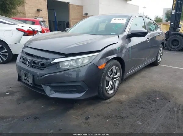 2HGFC2F54JH565902 2018 HONDA CIVIC - Image 2