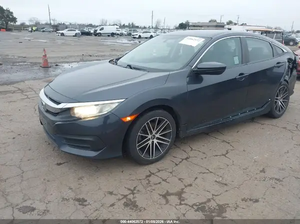 2HGFC2F54JH584983 2018 HONDA CIVIC - Image 2