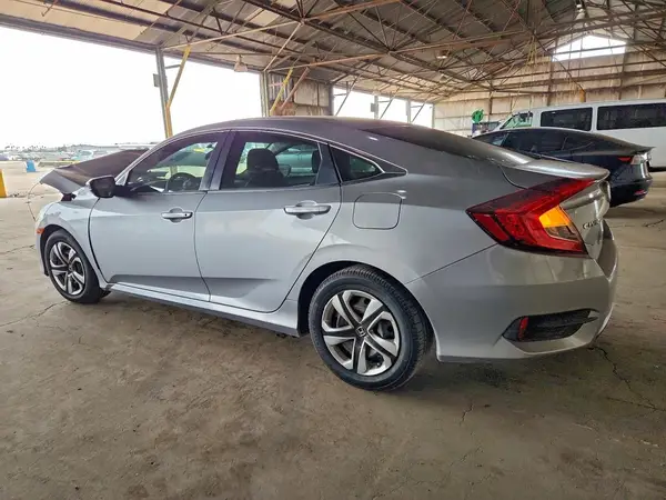 2HGFC2F54JH588015 2018 HONDA CIVIC - Image 2
