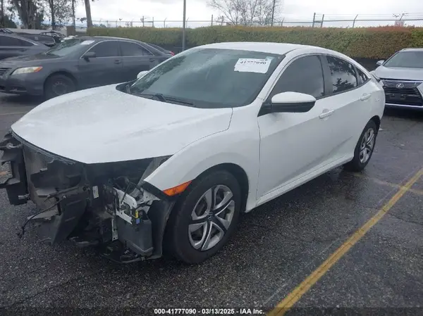 2HGFC2F54JH589813 2018 HONDA CIVIC - Image 2