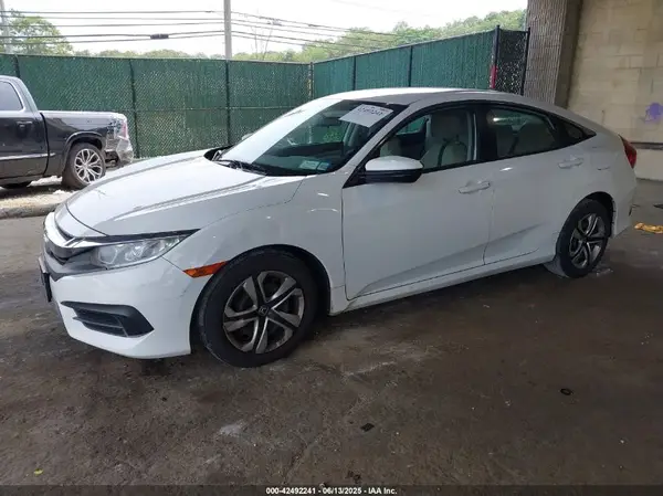 2HGFC2F54JH597295 2018 HONDA CIVIC - Image 2