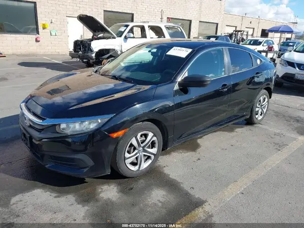 2HGFC2F54JH605749 2018 HONDA CIVIC - Image 2